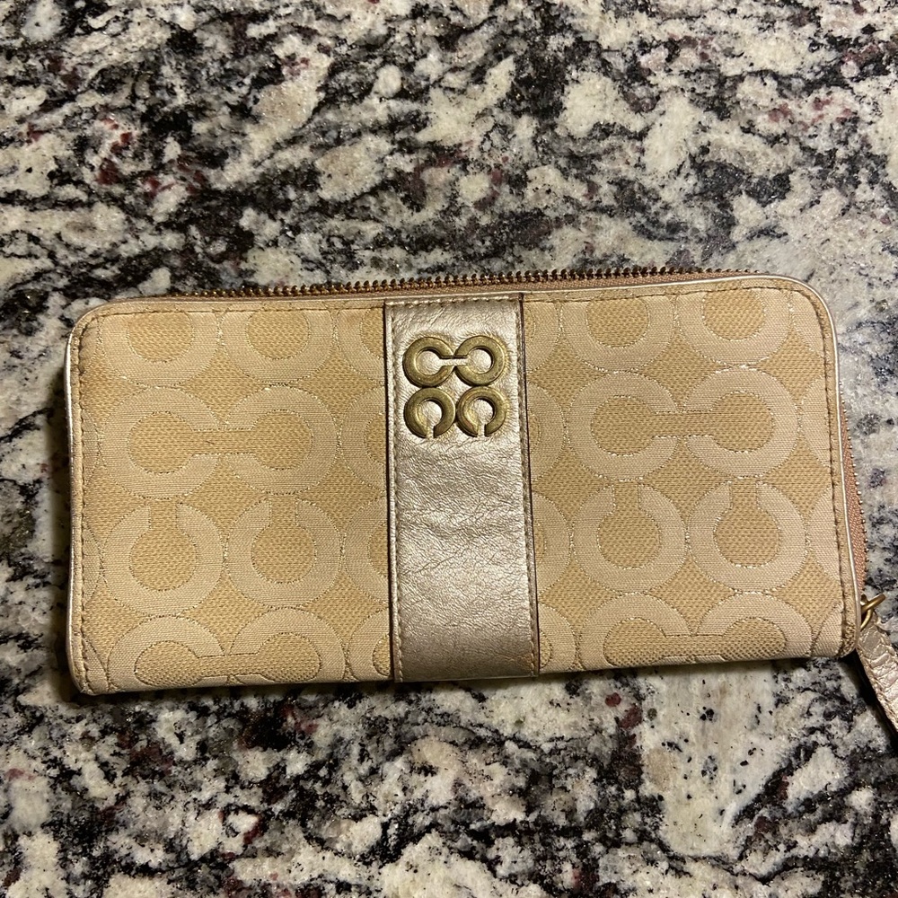 Coach Long Wallet